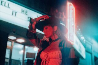 Under the neon nights, analog during our road trip in the USA 🇺🇸 with @lilyrault_  x @cinestillfilm shot with @nikonfr Nikkormat FT2